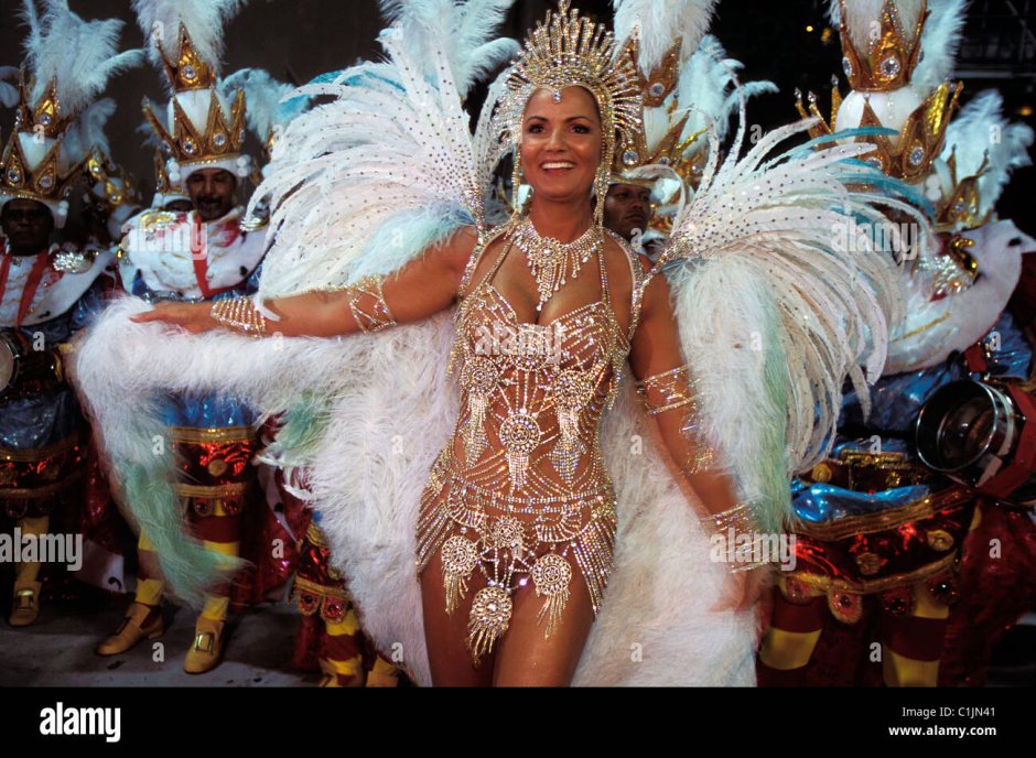 Бразильский карнавал белый костюм