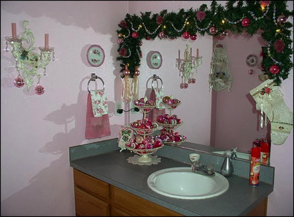 Новогодний декор ванной комнаты