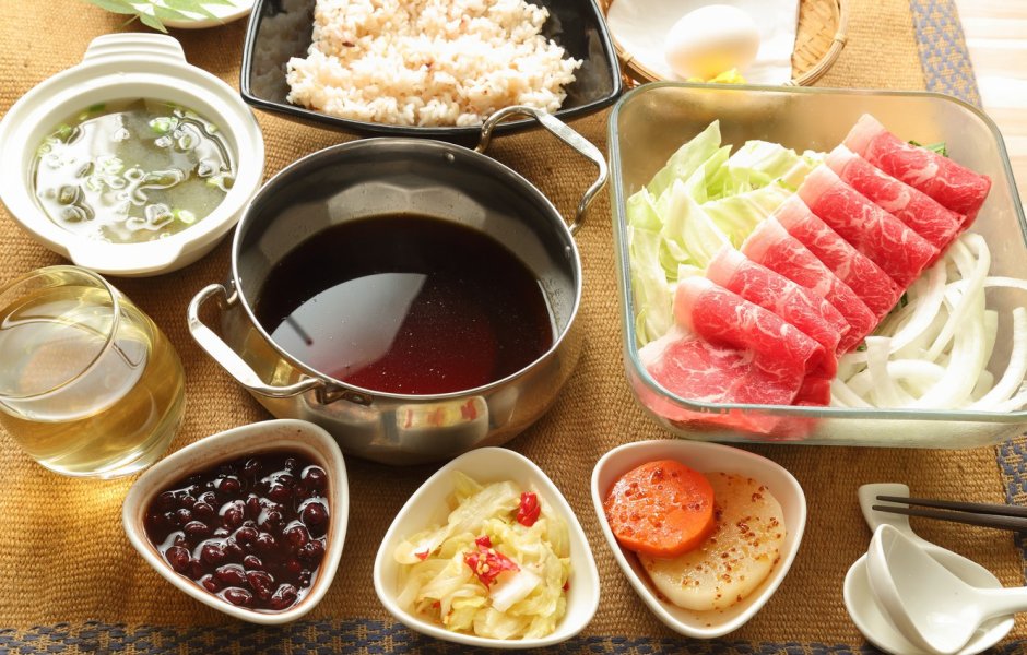 Японские блюда на столе