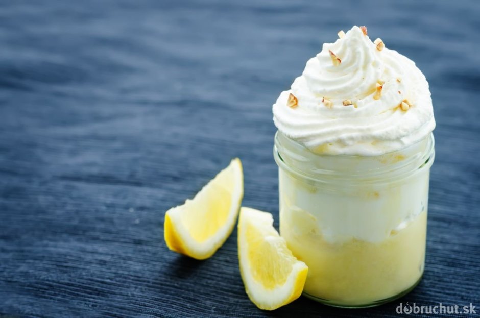 Десерт с лимонным кремом