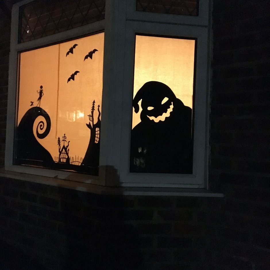 Декор окна на Хэллоуин