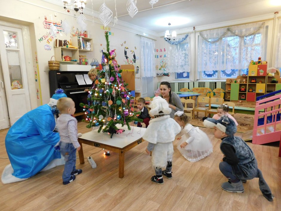 Новогодняя елка в детском саду