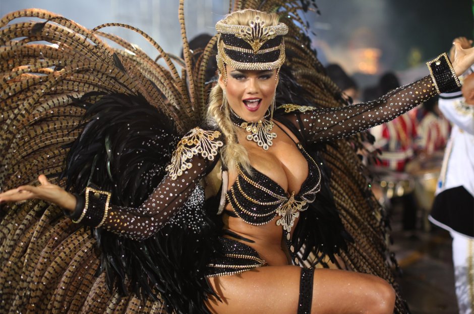Elleh Roche с карнавала в Рио
