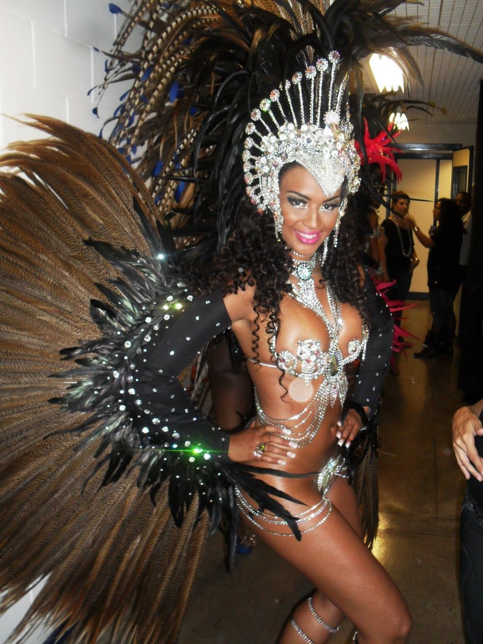 Платье в стиле бразильского карнавала