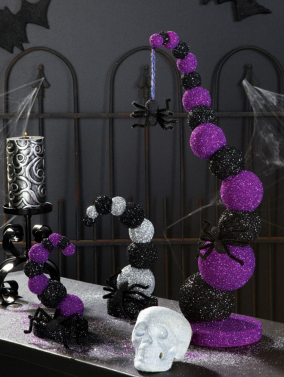 Декор на Хэллоуин фиолетовый