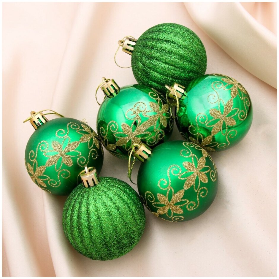 Зеленый новогодний шарик