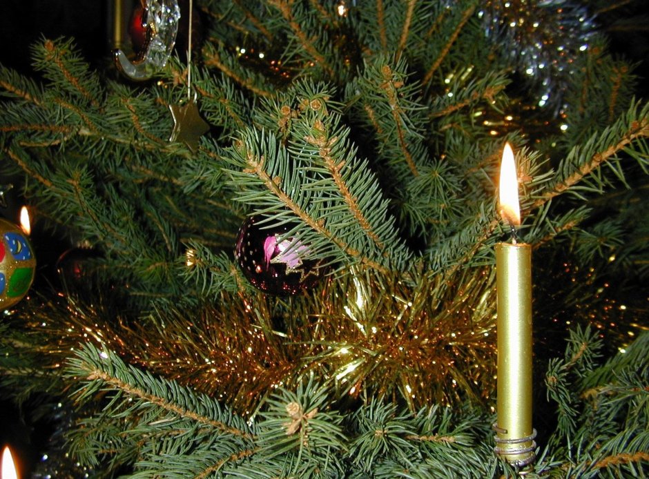 Новогодняя свеча "елка"