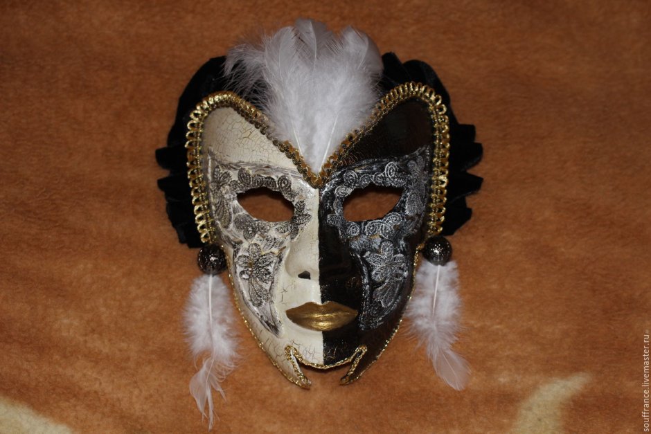 Венецианская карнавальная маска Морена Yellow