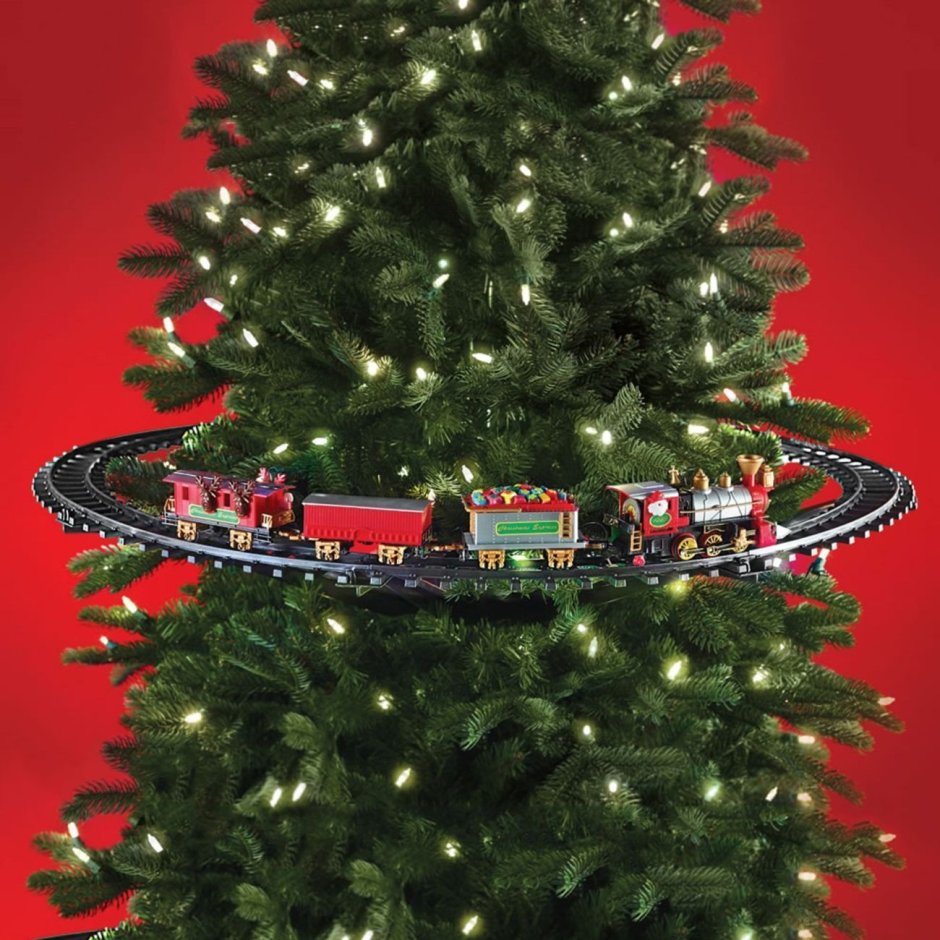 Новогодняя елка с поездом