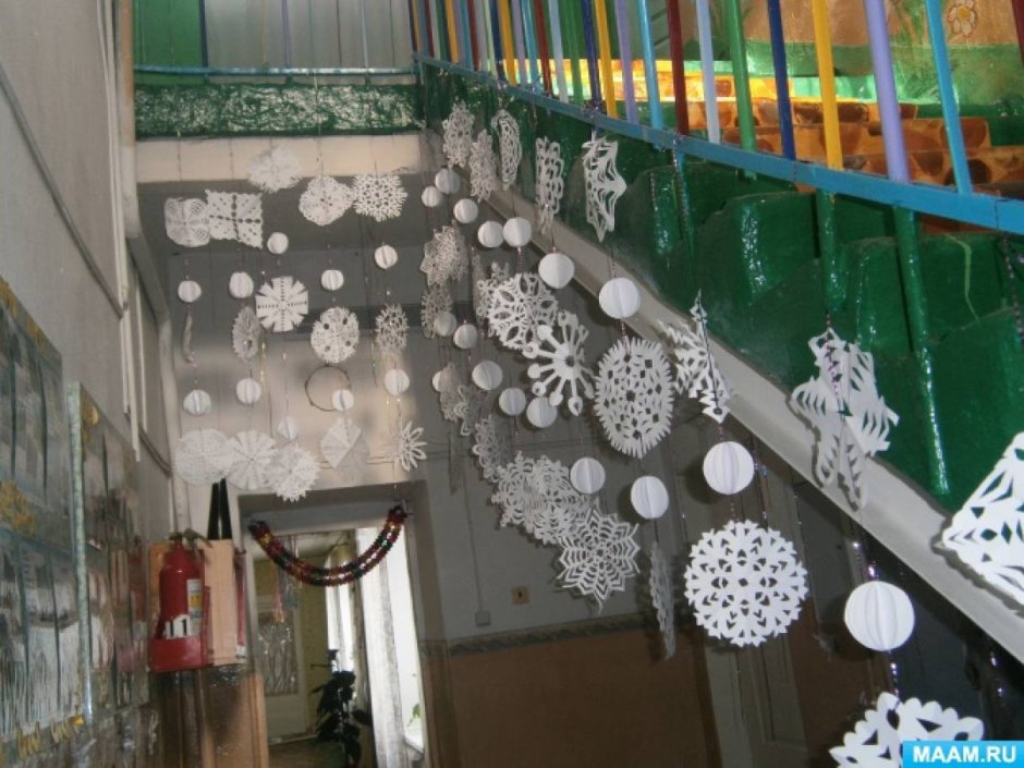 Украшение коридора в детском саду к новому году