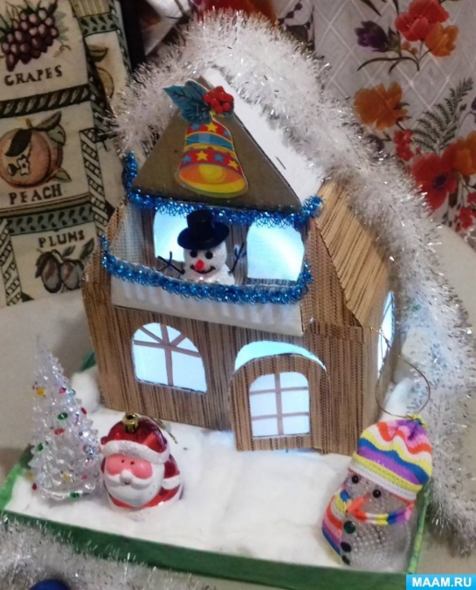 Новогодний домик в детский сад