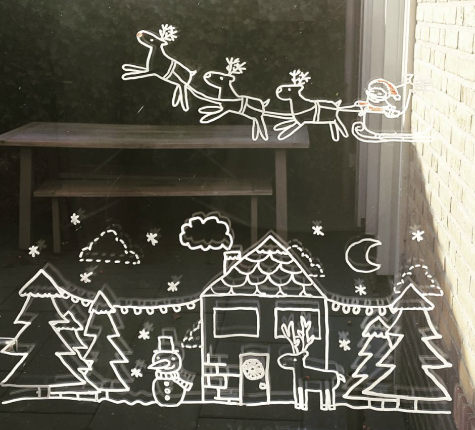 Новогодние рисунки на окне фломастером