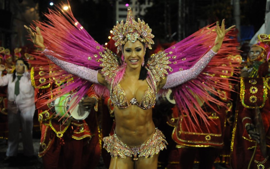 Танцовщицы Самба карнавал в Рио