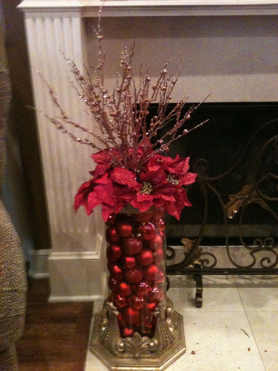 Новогодний декор с вазами