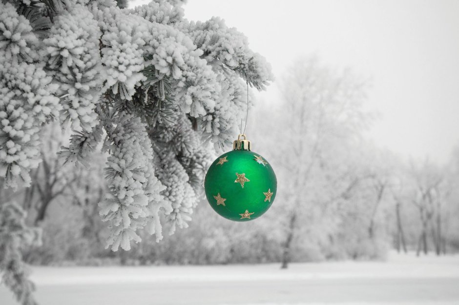 Новогодние шары со снегом