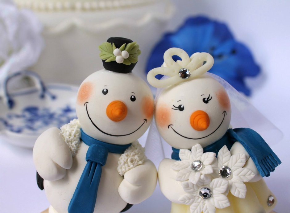 Свадебный торт со снеговиками