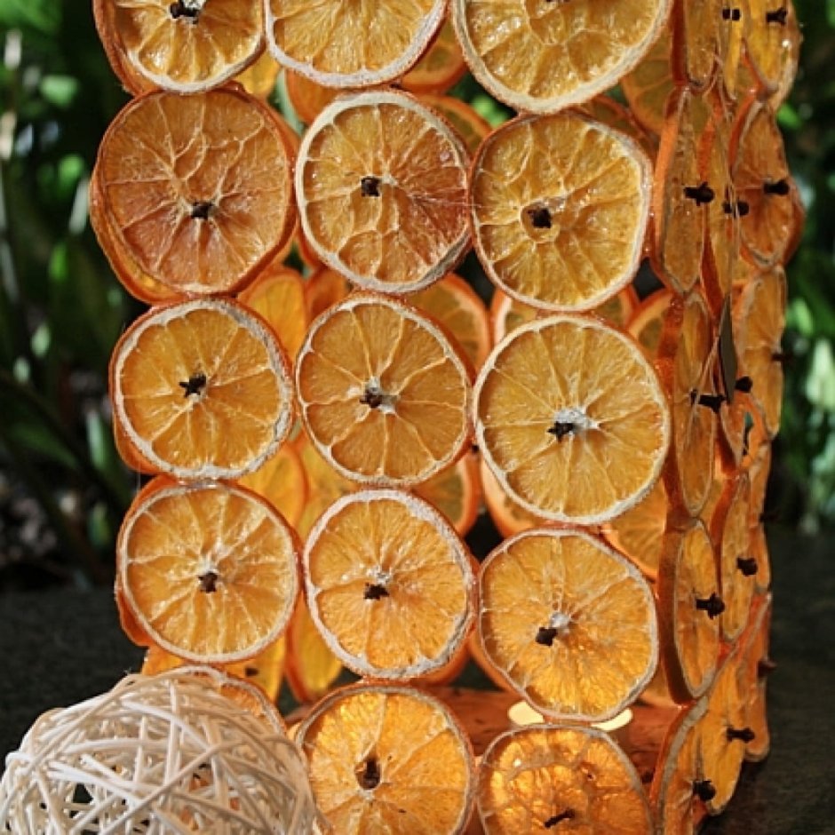 Абажур из сушеных апельсинов