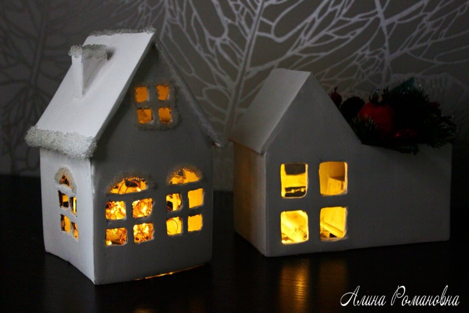 Новогодний домик из картона с подсветкой