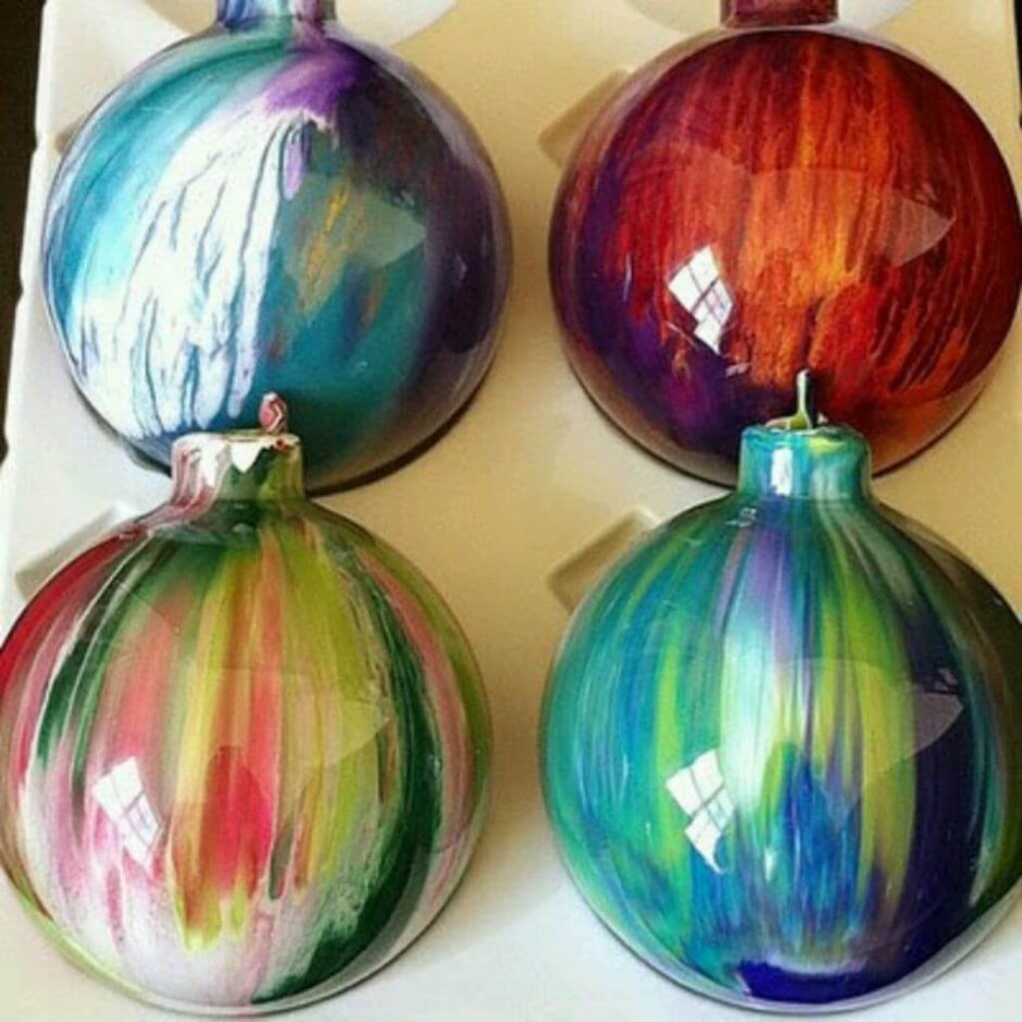 Прозрачный разноцветные стеклянные шары на елку