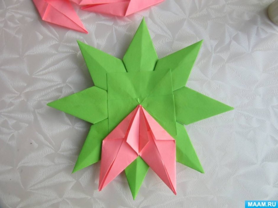 Рождественская звезда из модульного оригами