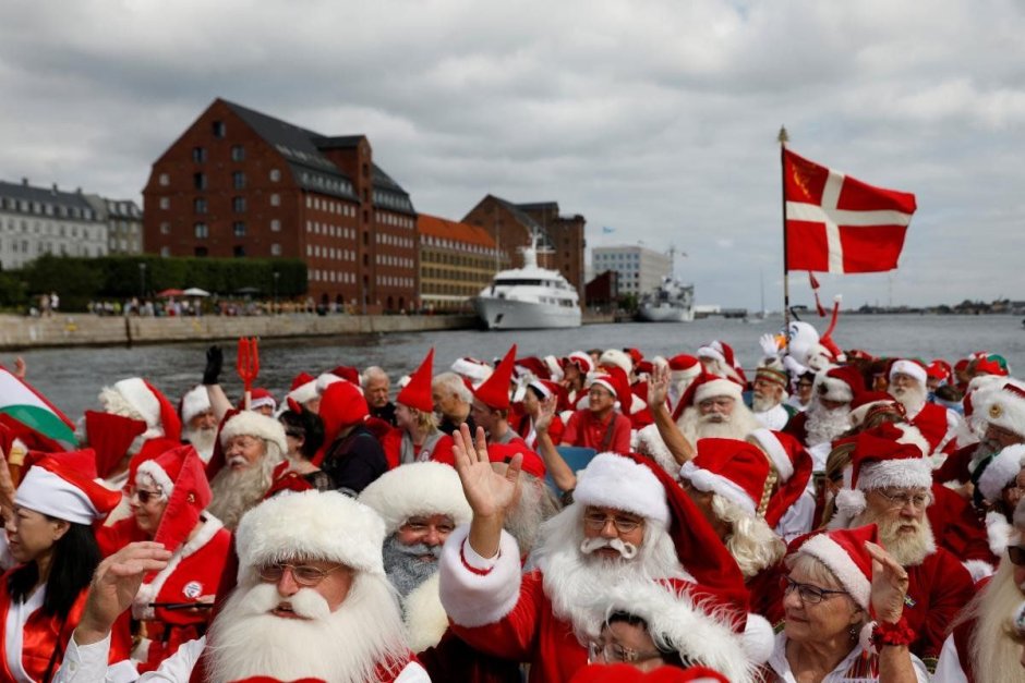В Швеции Всемирная олимпиада Санта Клаусов и дедов Морозов?