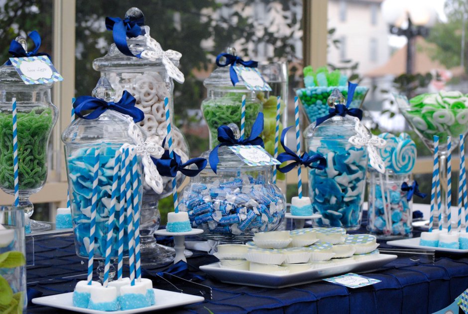 Украшение сладкого стола в синем цвете