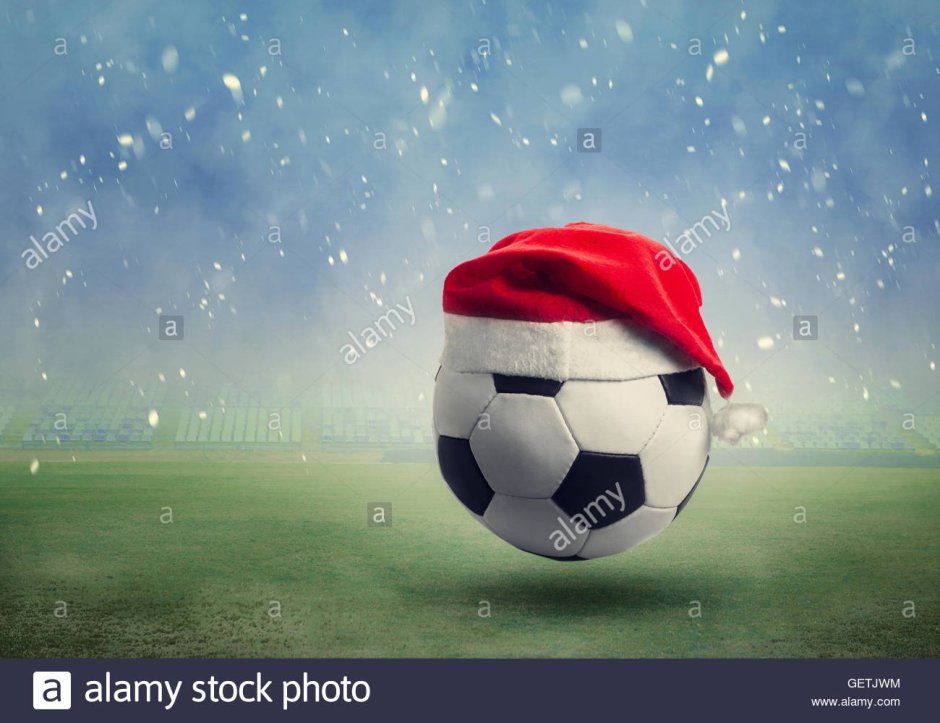 Футбольный мяч зима новый год