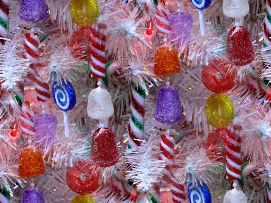 Новогодняя елка с конфетами