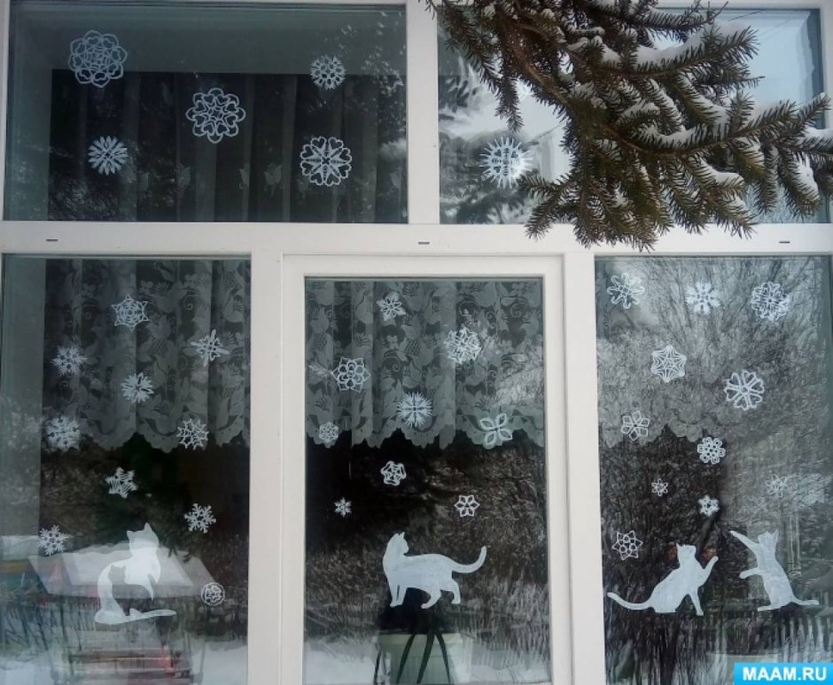 Украшения на окна на новый год коты