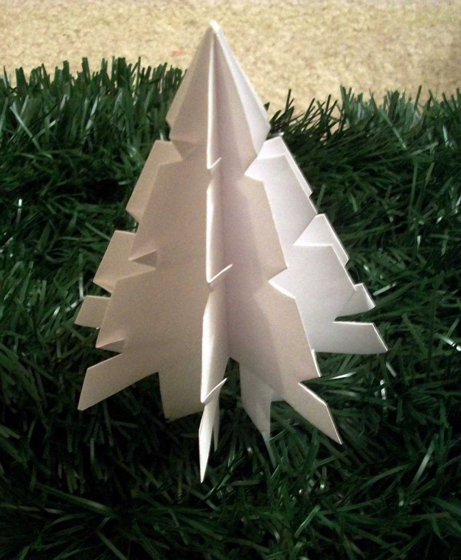 Снежная елка из бумаги