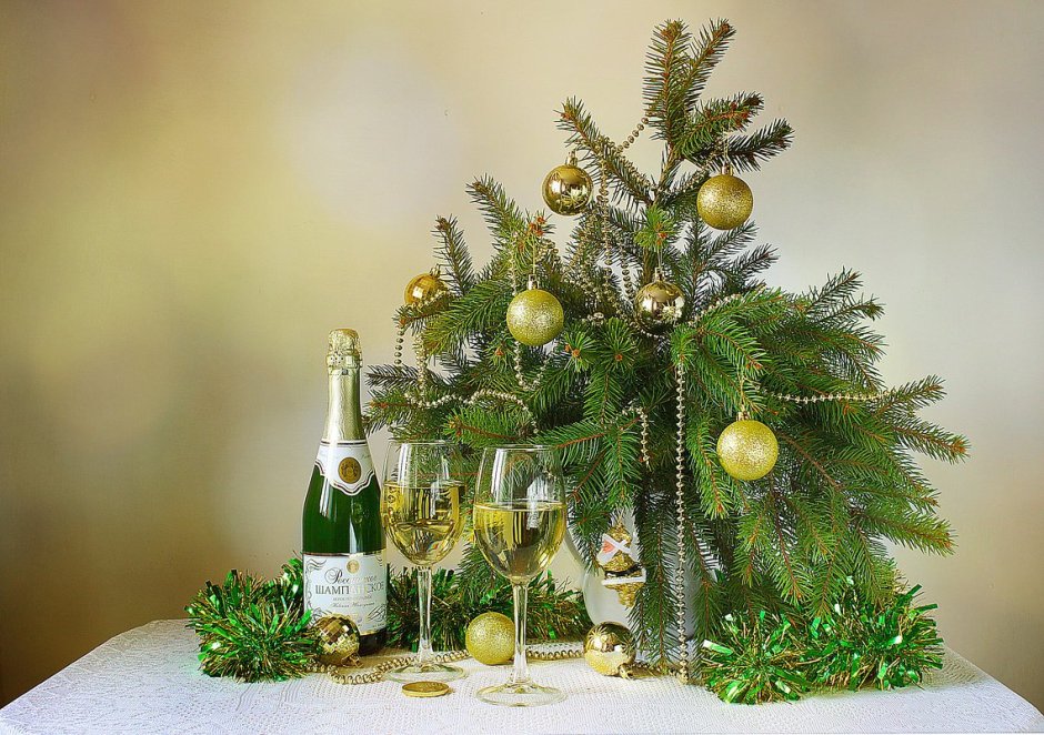 Новый год шампанское елка