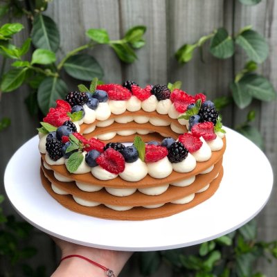 Торты с маскарпоне и медовый Корж