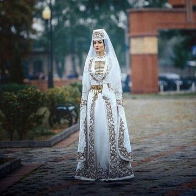 Национальное свадебное платье карачаевцев