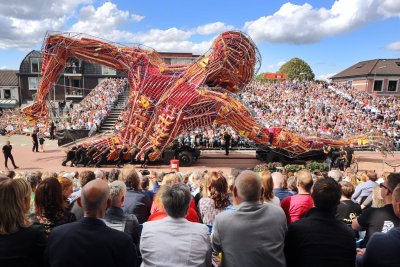Цветочный фестиваль Bloemencorso в Нидерландах