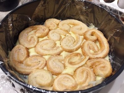 Торт из ушек без выпечки с заварным кремом