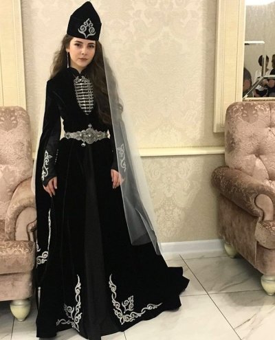 Ингушское национальное платье чокхи