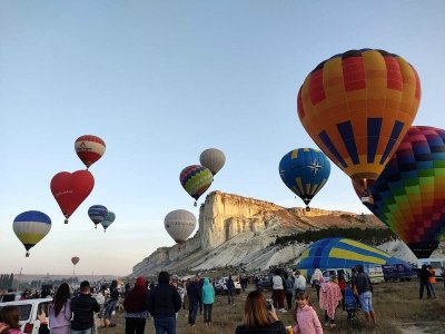 Крым белая скала фестиваль Белогорск воздушных шаров