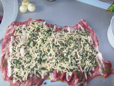 Рулет из шейки свинины