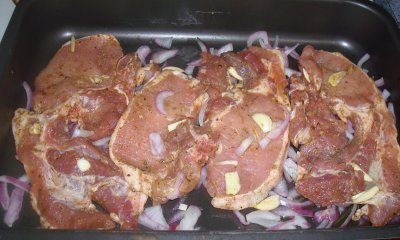 Свинина кусочками в духовке