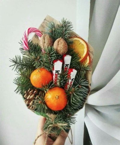 Новогодние букеты из фруктов