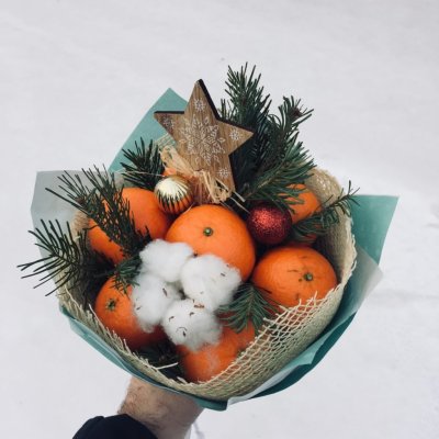 Новогодние букеты из фруктов