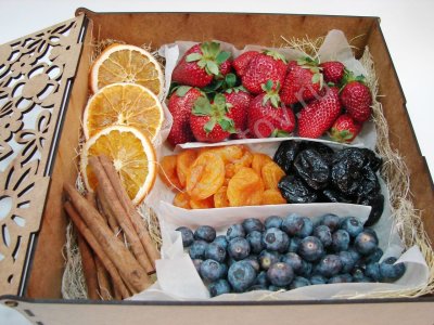 Коробки с фруктами