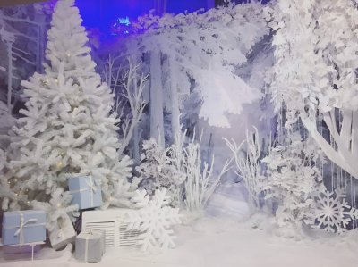 Новогодние декорации зимний лес