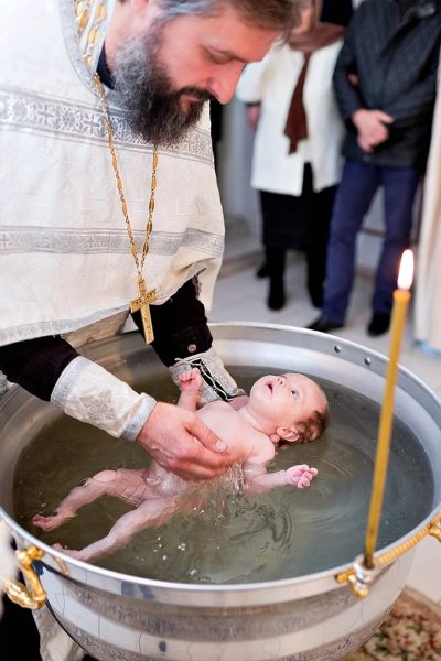Крещение в церкви