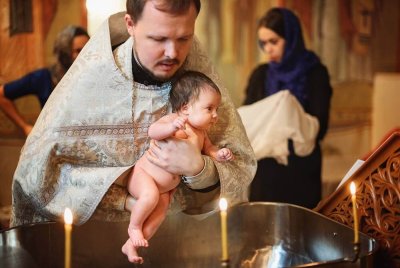 Крестины в церкви