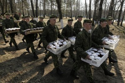 С Пасхой от военнослужащих
