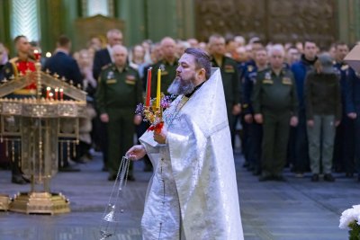 Пасхальная служба в храме Вооруженных сил