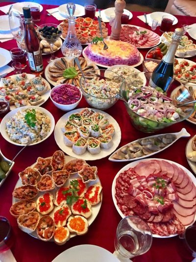 Шикарный праздничный стол