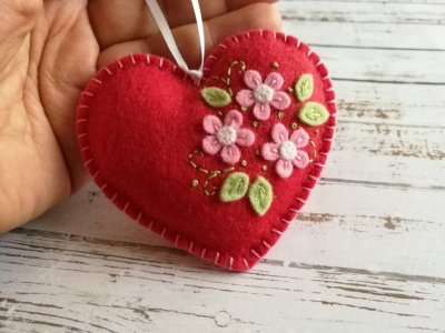 Сердечки из фетра