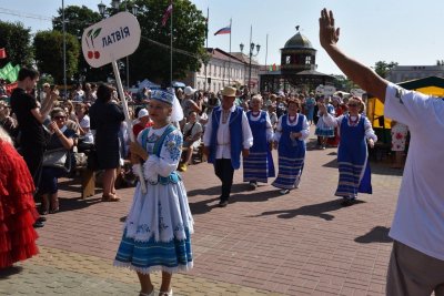 Праздничное шествие